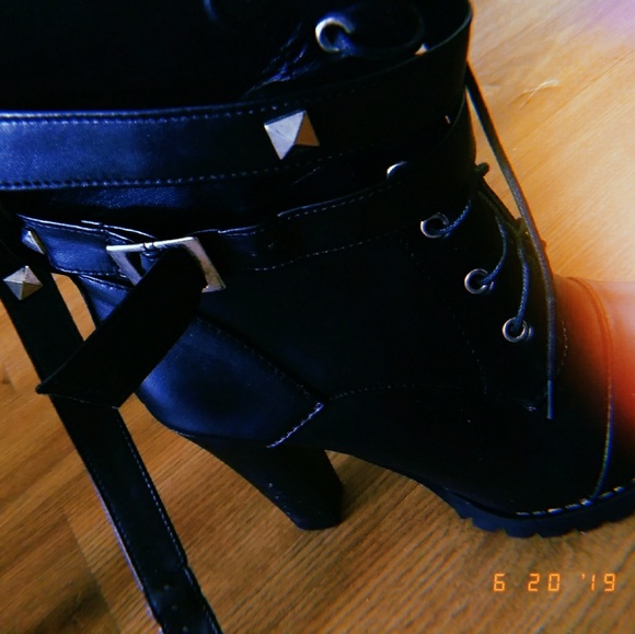 High heel combat boots - Picture 2 of 2